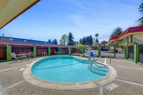 Quality Inn Santa Cruz image 27